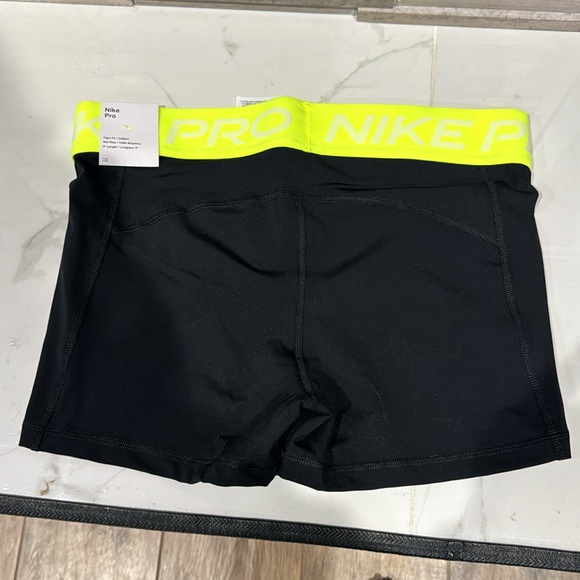 NWT Nike Pro shorts - Picture 2 of 4
